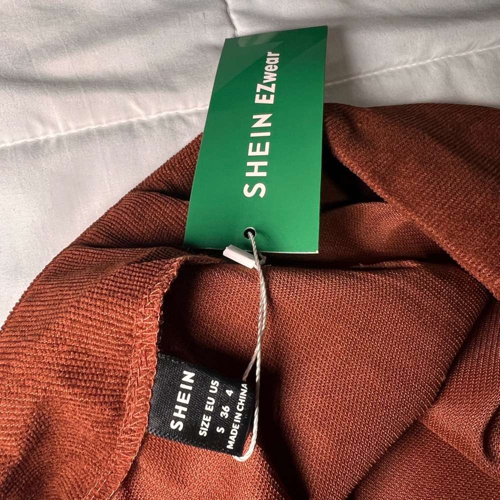 SHEIN Red A-Line Mini Skirt with Slit for Cocktail - Picture 3 of 3